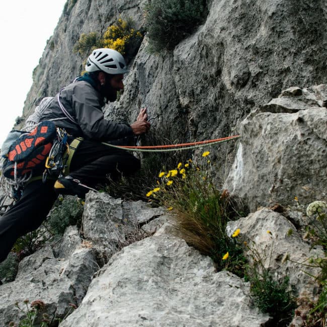 CURSO ESCALADA en VIA LARGA EQUIPADA