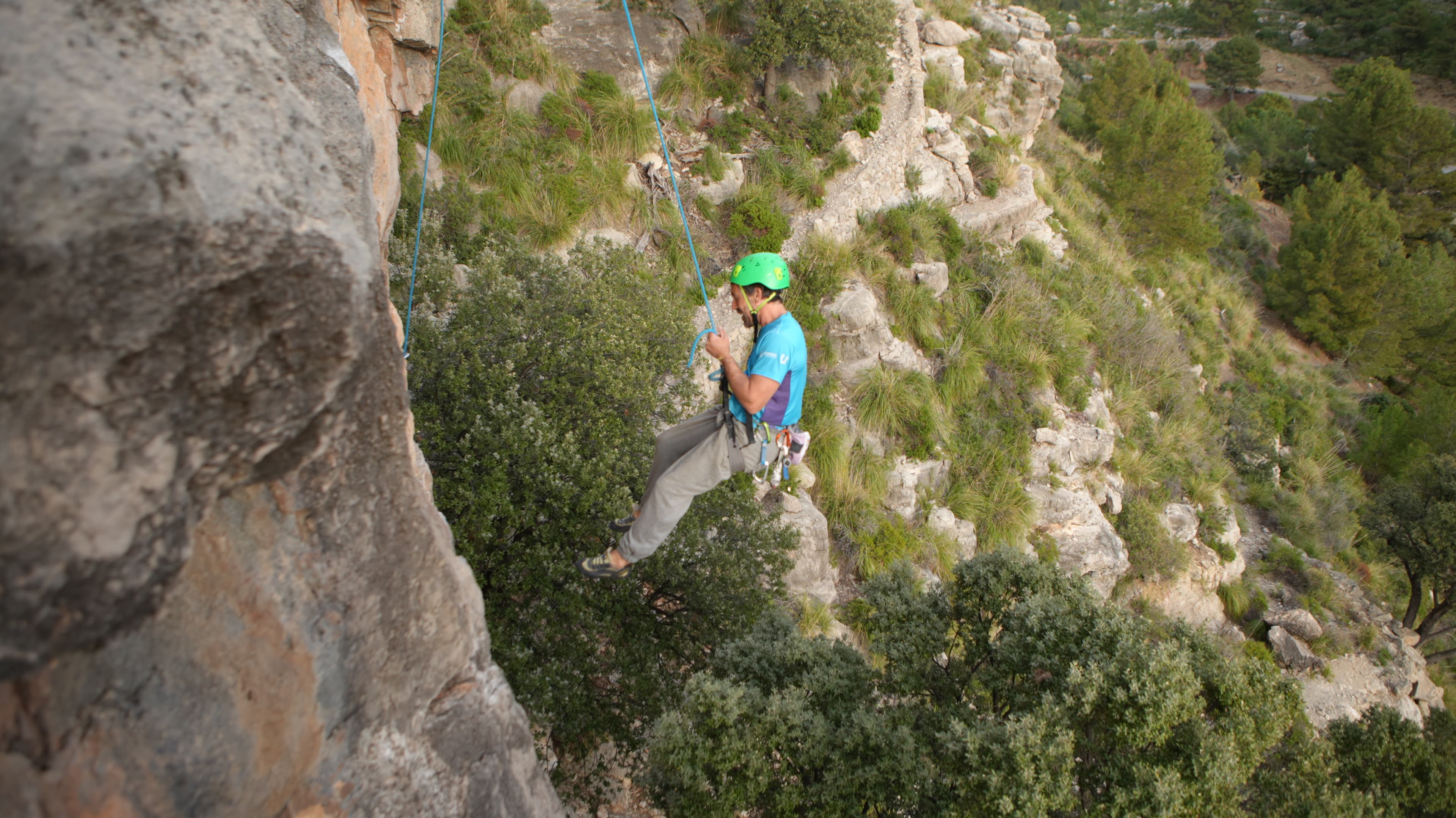 ESCALADA GUIADA EN ROCA